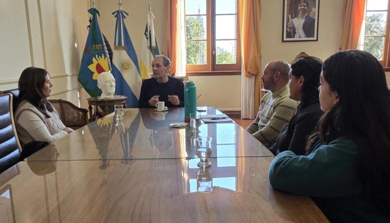 Stadnik se reunió con docentes de El Billar por el estado de los caminos