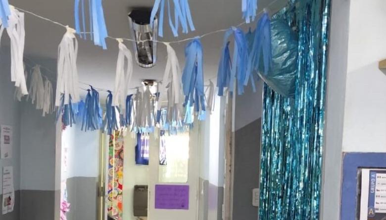 Envión palpita el Mundial con decoración celeste y blanca y un prode