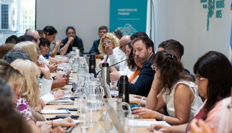 La Provincia recibe a estatales y docentes para debatir una nueva suba salarial