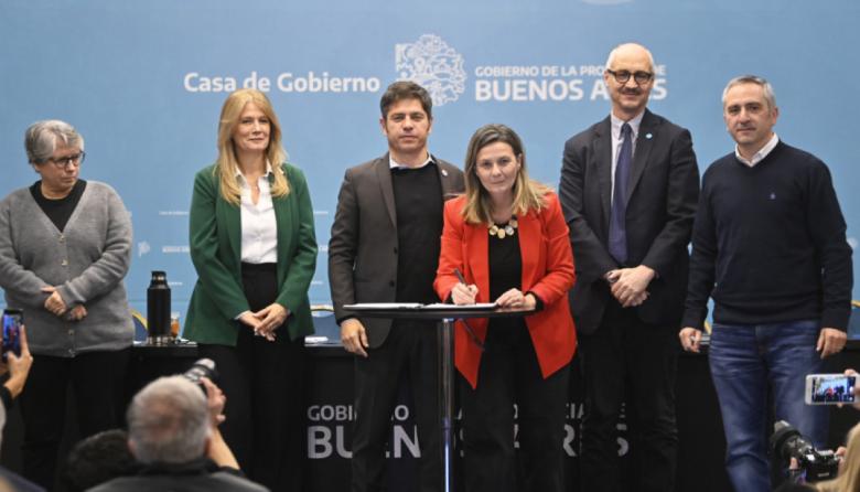 Gentile firmó la adhesión de Nueve de Julio al programa MUNA de UNICEF