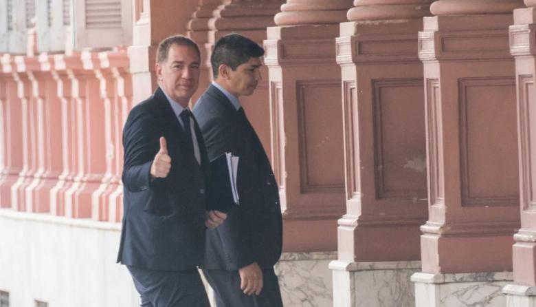Santilli dijo que Manuel Adorni estaba “anímicamente destruido”