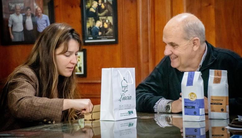 Reconocen Antonella Di Franco, medalla de Oro en el Mundial de la Yerba Mate