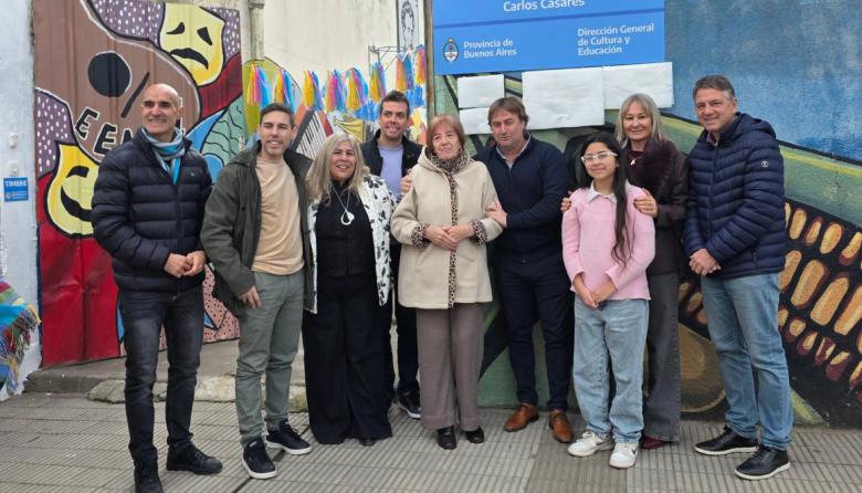 La Escuela de Educación Artística ahora se llama Ángel Bustamante