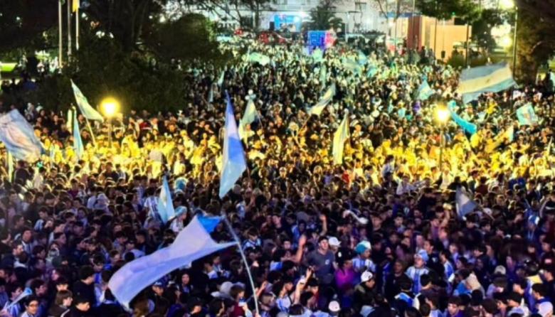 El centro de Trenque Lauquen fue una fiesta por la Scaloneta