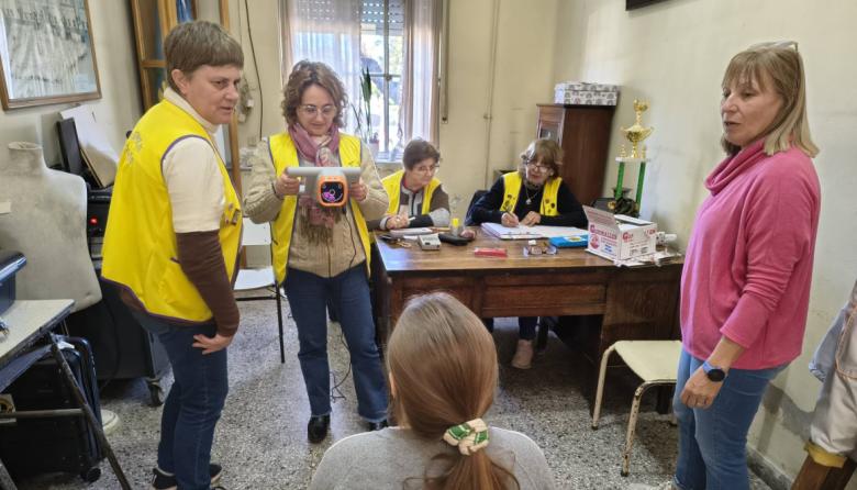 El Club de Leones continúa con los controles visuales en escuelas