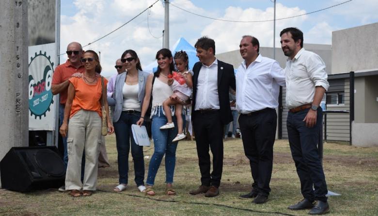Kicillof y Recoulat inauguran el Centro de Salud Mental y entregan escrituras