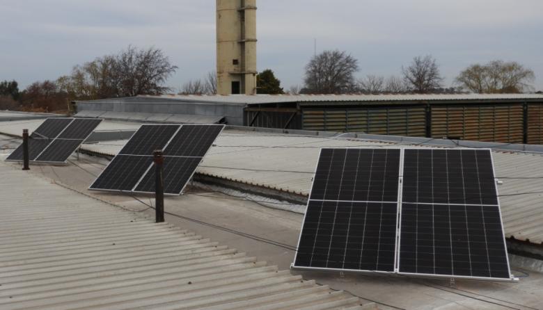 Donaron un sistema fotovoltaico a la Escuela Técnica de Pehuajó