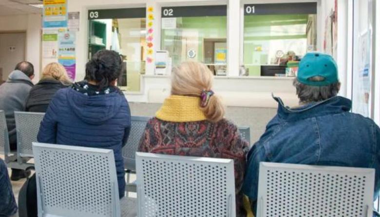 El Gobierno habilitó el cobro de salud a extranjeros no residentes