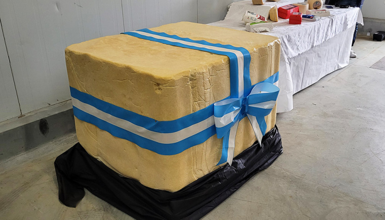 Presentaron el queso gigante de 1.000 kilos elaborado en la cuenca láctea Villa María