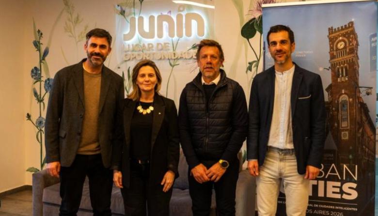 Gentile participó en Junín de un encuentro sobre ciudades inteligentes