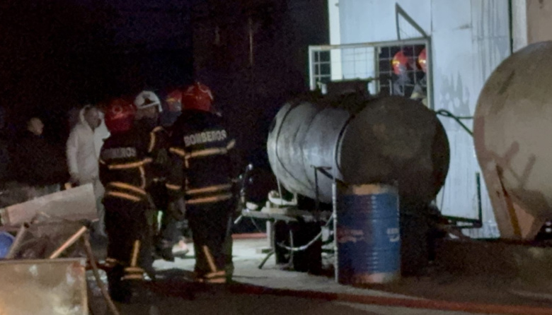 Un incendio en el Frigorífico Bragado destruyó por completo un sector clave de la planta