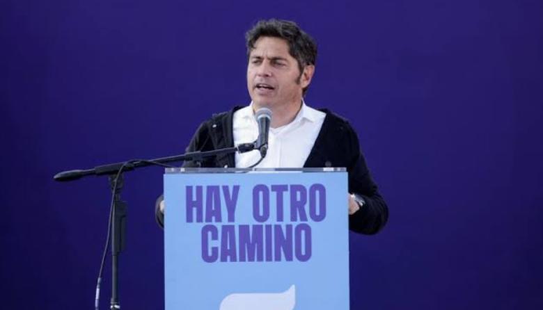 Kicillof juega fuerte en un acto en Avellaneda con aires de lanzamiento