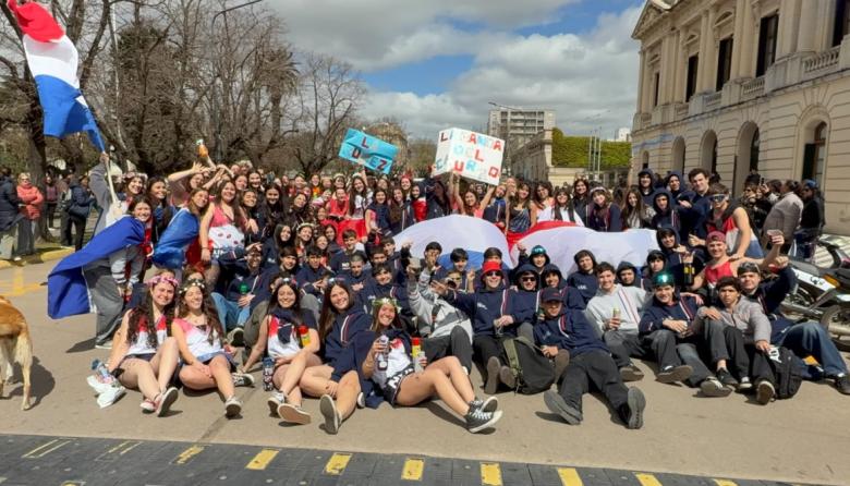Día del Estudiante: colorida marcha hacia el Parque Lacunario