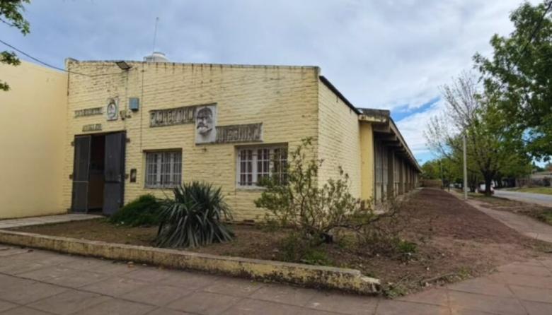 El Municipio comenzó la refacción exterior de la Escuela Primaria Nº 35