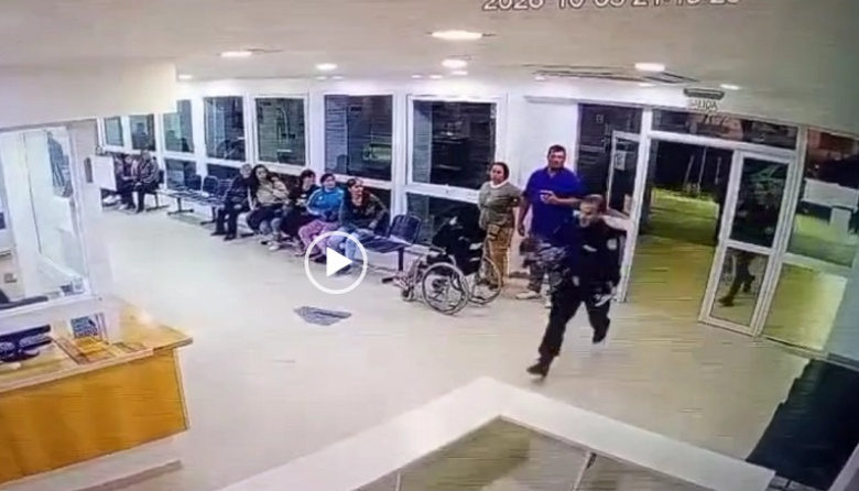 Policías salvan la vida de un nene de un año