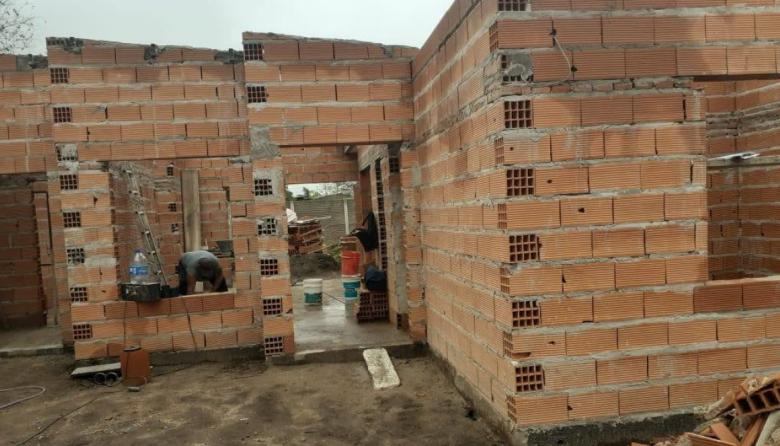 El Club de Leones ya comenzó a construir la casa de la rifa número 14