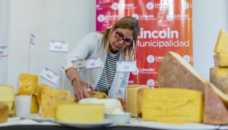 Lincoln reunió a los mejores quesos del país en su tercer concurso de especialidad