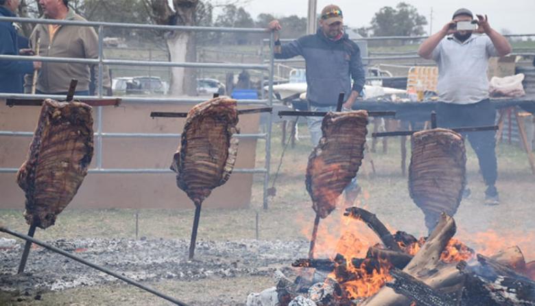 La localidad de Dennehy se prepara para la 3ª Fiesta del Asado