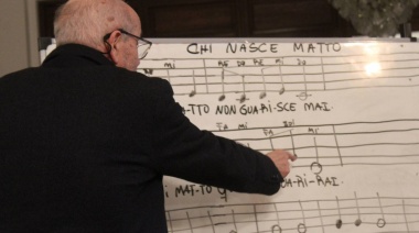 El reconocido director de orquesta Sciutto brindó una conferencia al Coro de Niños