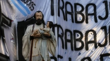 Liniers: por la crisis, hay cuadras de fila en la vigilia por San Cayetano