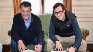 Barenghi firmó la adquisición de seis nuevos lotes por parte de CONBRA SA en el Parque Industrial