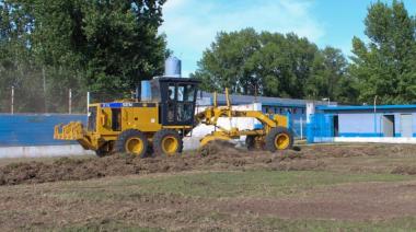 Estadio Municipal: comenzaron los trabajos para recuperar la cancha
