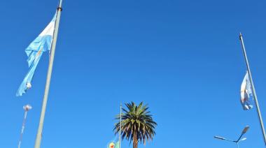 Banderas a media asta en Nueve de Julio por la tragedia en Bahía Blanca