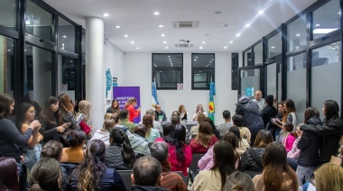Estela Díaz firmó convenios y presentó su libro