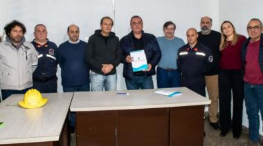 Firman convenio con Bomberos Voluntarios para instalar un espacio de entrenamiento