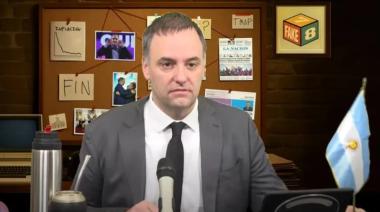 “FAKE, 7, 8”: Adorni estrenó un stream propio para criticar a periodistas