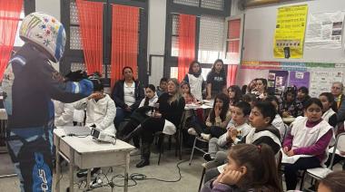 El “Piloto Tango” brindó charlas sobre seguridad vial en escuelas nuevejulienses