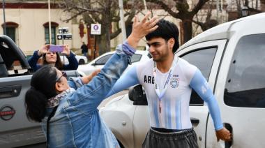 El ciclista Santiago Cerri necesita apoyo para seguir compitiendo