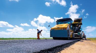 La Provincia reactivó la pavimentación de una obra clave para el campo