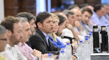 Kicillof reúne a los intendentes para pedirles “compromiso” en la campaña