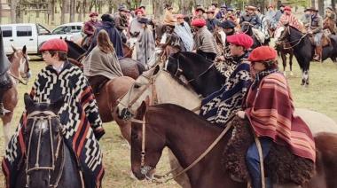 Realizan jornada criolla y una cabalgata en la Asociación de Maquinarias