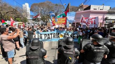Milei suspendió un acto en Santa Fe por incidentes: hubo detenidos