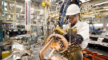 La economía evitó la recesión: en septiembre, creció 0,5%