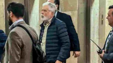 Julio De Vido se entregó en Comodoro Py y quedó detenido