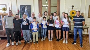 El Municipio reconoció a deportistas locales por su actuación en 2025