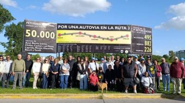 Reinaguran en Azul el cartel con cifras de las víctimas por accidentes en Ruta 3