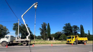 Se instalan luminarias en puntos estratégicos de Rutas 5 y 65