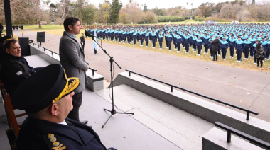Axel Kicillof le toma juramento a más de 2000 nuevos policías y se prepara para lanzar el Operativo Sol