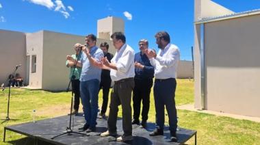 Junto a Bianco y Kreplak, Barenghi entregó 70 viviendas y una ambulancia