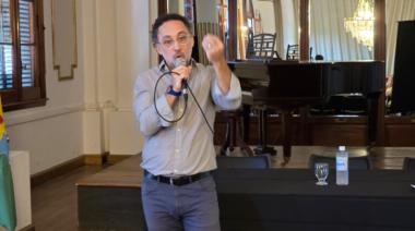 Realizan charla sobre el impacto del uso de pantallas en la vida cotidiana