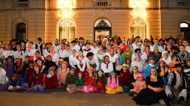 Bragado "encendió" la Navidad con una multitudinaria celebración