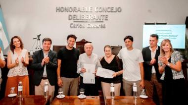Declaran comercio histórico casarense a la Fábrica de Muebles Pacheco