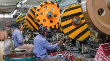 La industria volvió a caer en octubre y tocó su peor nivel desde marzo