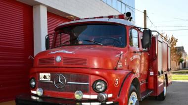 Los Bomberos Voluntarios de Warnes compraron su primera autobomba