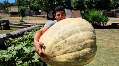 Una calabaza de 73 kilos cosechada en Mechita se volvió furor nacional