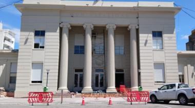 El palacio municipal de Trenque Lauquen renueva su fachada